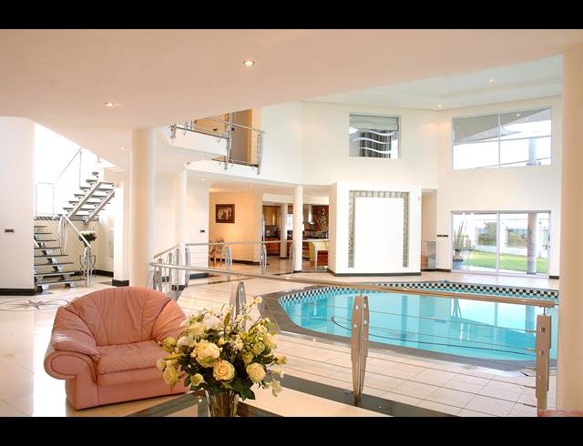 5 BEDROOM HOUSE FOR SALE IN OSLO BEACH